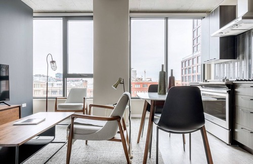 West Loop Apartment | Ideal Loop Studio w/Pool, Gym, nr. Merchandise Mart & the L, by Blueground