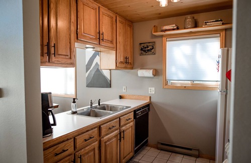 Nathrop House | Ideal Mountain Retreat! Peak Views, 15 Minutes to Salida and BV. Fast WIFI.