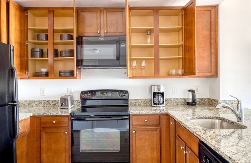 North Bethesda Apartment | Ideal North Bethesda 1BR w/Rooftop Courtyard, nr Metro, by Blueground