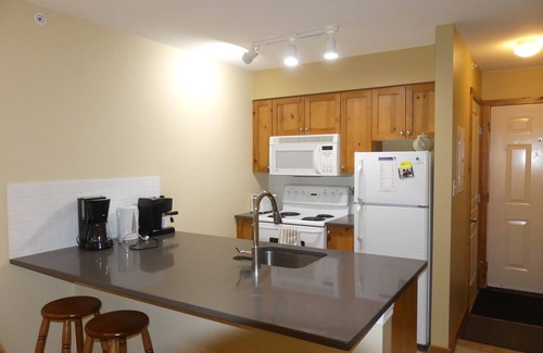Silver Star Mountain Condo | Ideal Pet Friendly Creekside Top Floor at the Base of the Silver Queen Chair