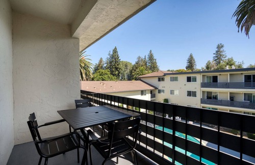 Edgewood Park Apartment | Ideal Redwood City 2BR w/W/D & Pool, nr TJ & WF, by Blueground
