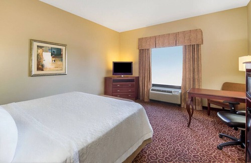 South Oklahoma City House | Ideal Room for a Romantic Getaway! Free Breakfast