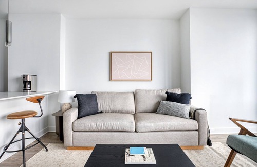 South Loop Apartment | Ideal South Loop 1BR w/Pool, Gym, Roof Deck, 1 block to L, by Blueground