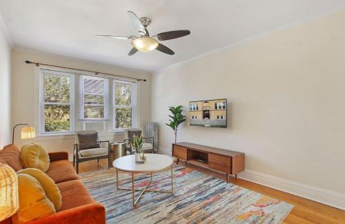 Old Irving Park Apartment | Ideal, Spacious & Furnished 1BR Apartment - Cullom C2