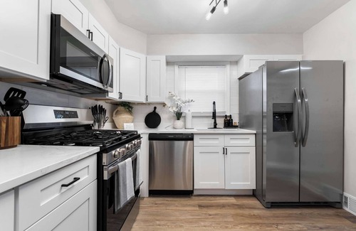 Franklin Park House | Ideal Spot Just Minutes from O’Hare Airport | LCP Collection