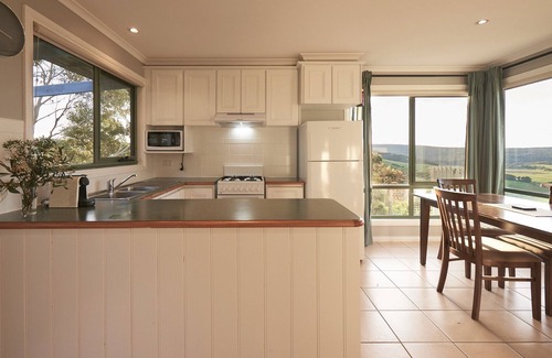 Johanna Cottage | Idealic coastal country cottage with unparalleled views. Pet- Friendly!