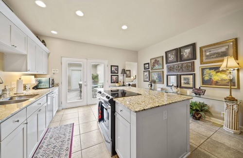 South Tulsa House | Ideally Located 3-Bedroom Townhouse
