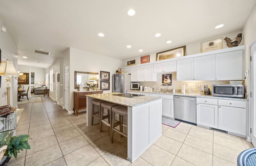 South Tulsa House | Ideally Located 3-Bedroom Townhouse