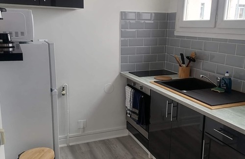 Roanne Apartment | Ideally located apartment