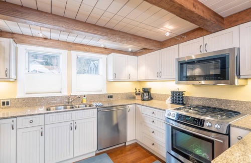 Telluride Condo | Ideally Located Condo w/Gas Fireplace, Free WiFi, Balcony, Washer/Dryer