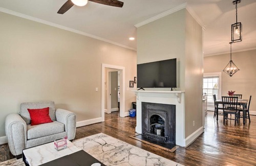 Parker House | Ideally Located Penne Place with Deck and Grill