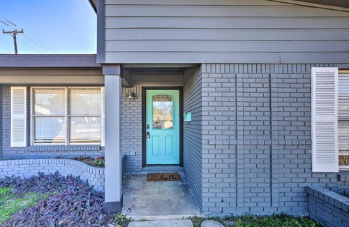 Shearer Hills - Ridgeview House | Ideally Located San Antonio Home with Fire Pit!
