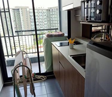 Bangkok Yai House | IDEO Thaphra Interchange Condo
