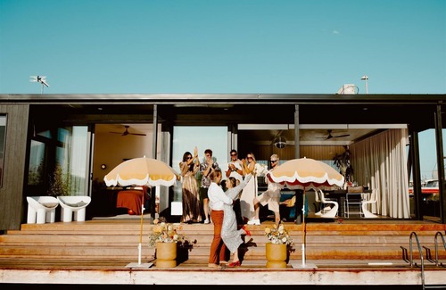 Lakes Entrance Boat Rental | Idle Lake House Floating Dockside Accommodation