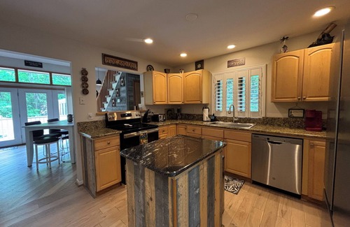 Murphy House | Idlewood - Escape to your dream mountain retreat in Western North Carolina
