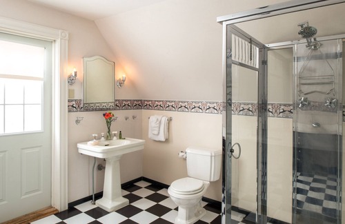Watkins Glen Bed & Breakfast | Idlwilde Inn