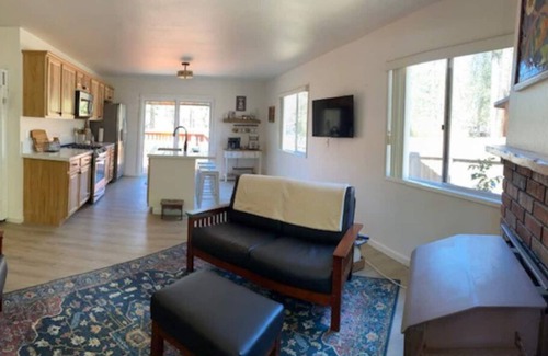 Idyllwild House | Idy Hus. Updated cabin near Idyllwild Arts and Town