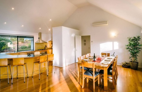Yallingup Siding House | Idyll Estate Bushland Gem with Spa and Tennis Court
