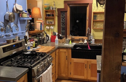 Brookline House | Idyllic 1-bedroom house by beautiful stream in lovely Vermont forest