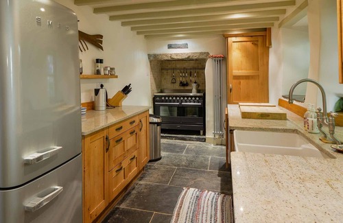 Treator Cottage | Idyllic and magical mill house in St Ervan, Cornwall with a magical garden