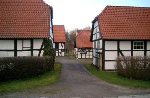 Preussisch Oldendorf Condo | Idyllic apartment with a view of the water