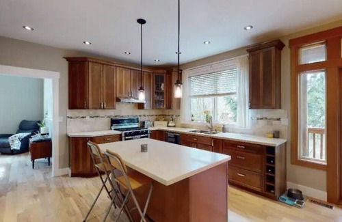 Brackendale House | Idyllic Brackendale Family Home w/ Hot Tub
