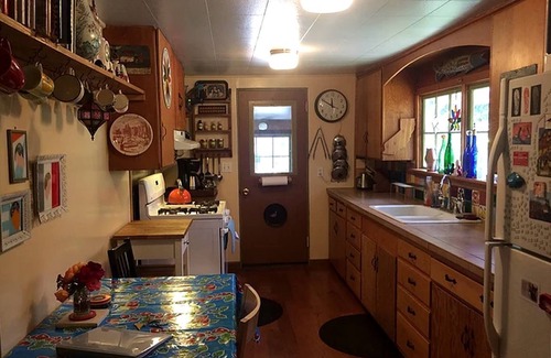 Pinehurst House | Idyllic Cabin for Rent near Two National Forests in Pinehurst, California