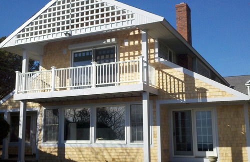 Mashpee House | Idyllic Cape Cod beachfront home