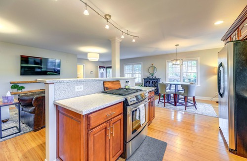 New Bern House | Idyllic + Central New Bern Home w/Screened Porch!