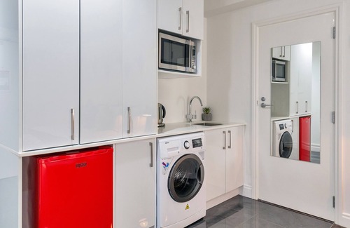 Auckland Central Business District Apartment | Idyllic City Studio Air-Con & Wifi