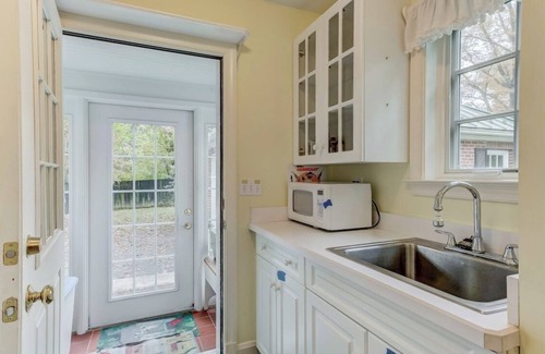 Lutherville Timonium House | Idyllic County Escape (Hot Tub)