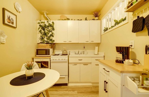 Biggs Field Apartment | Idyllic El Paso Retreat ~ 6 Mi to Downtown!