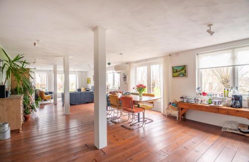 Landsmeer Bed & Breakfast | Idyllic Farmhouse