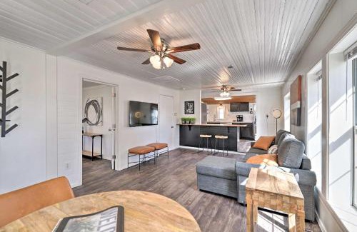 Fayetteville House | Idyllic Fayetteville Home - Walk to UA Campus!