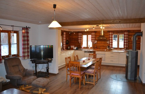 Aidenbach House | Idyllic four-sided farm in the middle of nature, child- and dog-friendly
