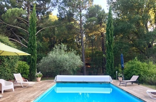 Roussillon Apartment | Idyllic!
