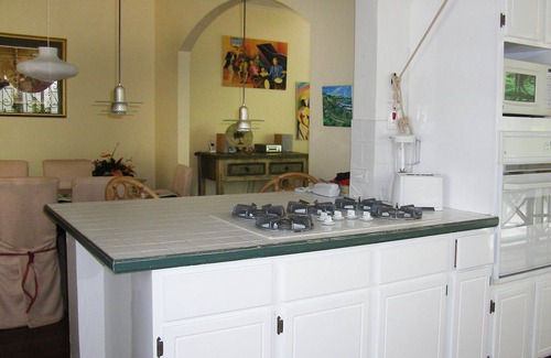 Oistins Villa | Idyllic garden villa, 3 beds, large private garden, 2 mins walk to beach.