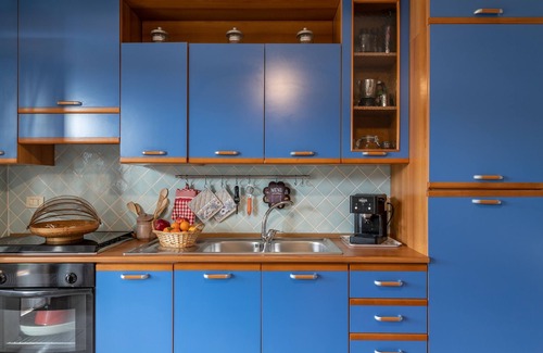 Fetovaia Apartment | Idyllic Holiday Apartment "Simona" near the Beach with Terrace and Wi-Fi