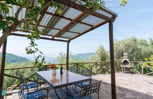 Pescia House | Idyllic Holiday Home in Pescia with Swimming Pool