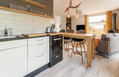 Ooltgensplaat House | Idyllic holiday home in Ooltgensplaat on the water