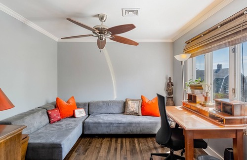 Little Nahant House | Idyllic island home near the beach with park-like backyard, fast WiFi, & W/D