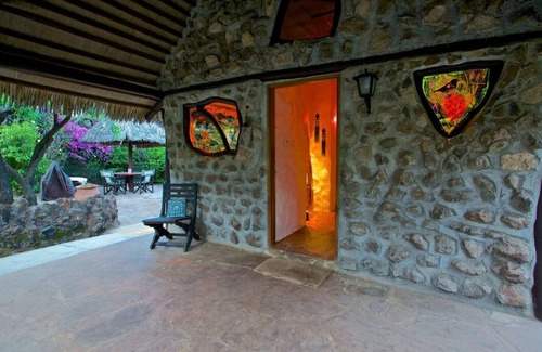 Naivasha Villa | Idyllic Lake Naivasha Retreat in Green Park