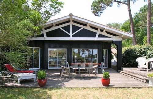 Lacanau House | Idyllic Location on the lake, garden and terrace, direct beach access