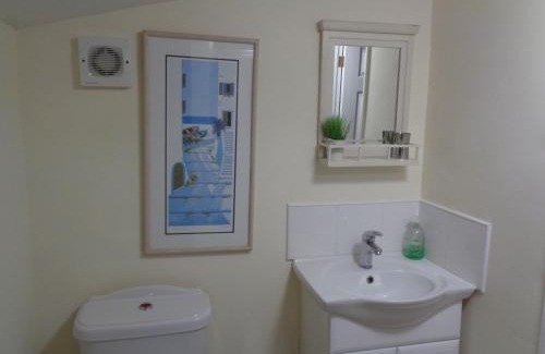 Uckington Apartment | Idyllic Log Cabin Near Stratford upon Avon