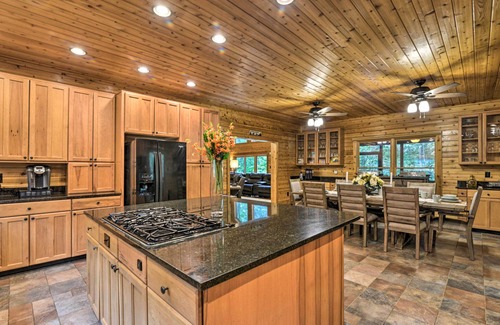 Maurertown House | Idyllic Mtn Retreat w/Hot Tub Near Shenandoah NP!
