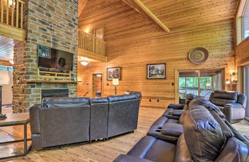 Maurertown House | Idyllic Mtn Retreat with Hot Tub Near Shenandoah NP!