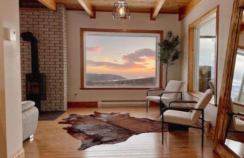 Baie-St-Paul House | Idyllic Nature Retreat - Hot tub and Scenic Views