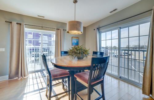 New Buffalo Apartment | Idyllic New Buffalo Condo Walk to Beach and Shops!