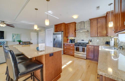 New Buffalo Condo | Idyllic New Buffalo Condo: Walk to Beach & Shops!