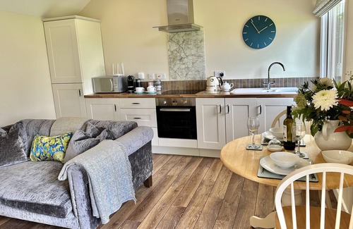Chipping Campden Cabin | Idyllic North Cotswolds Cottage for Couples (and dogs!)